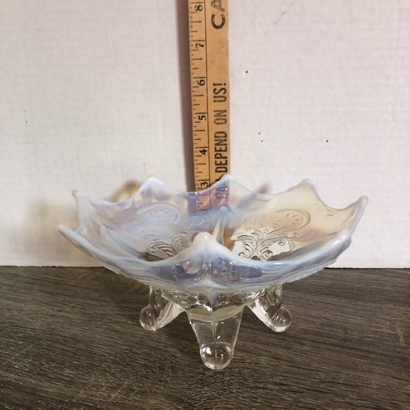 Antique Northwood Inverted Fan and Feather Footed Card Receiver Bowl - Picture 9 of 10